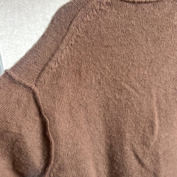 Super soft chunky neutral toffee, recycled polyester fuzzy V neck Tunic sweater - Picture 6 of 8
